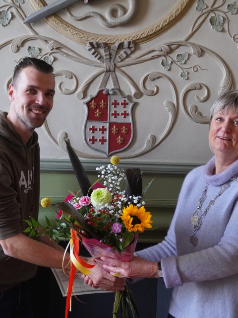 Overhandiging oorkonde eerste kievitsei gevonden