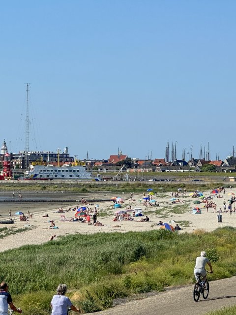 Activiteiten op het strand van Harlingen
