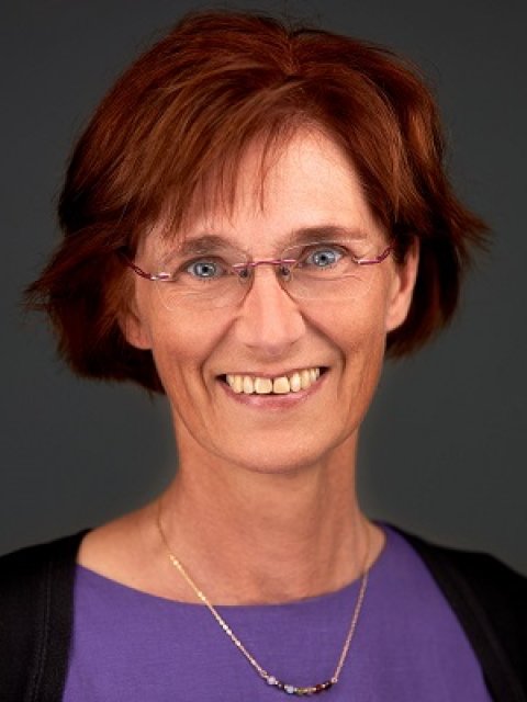 Portretfoto Yvonne van Gennip