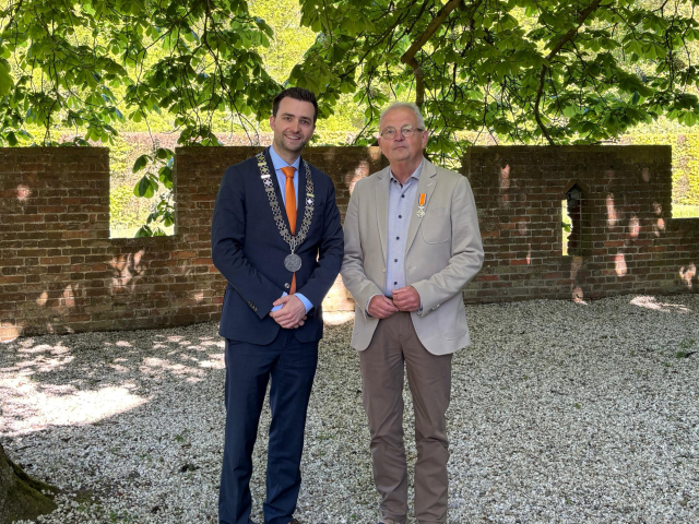 Burgemeester Teun Heldens en Guus Braun