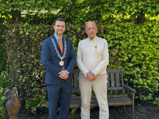 Burgemeester Teun Heldens en Wim van Ekelen