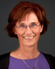 Portretfoto Yvonne van Gennip