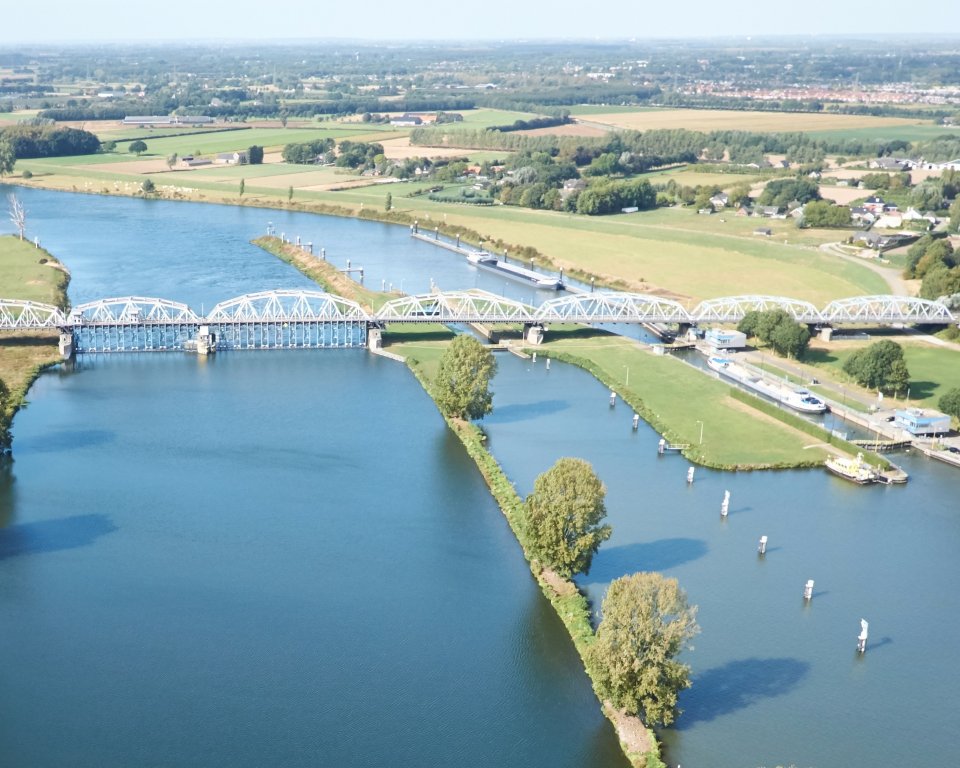 stuw grave rijkswaterstaat jvhoudt