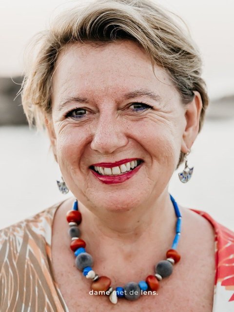 Close up trouwambtenaar Mariëlle Jongmans