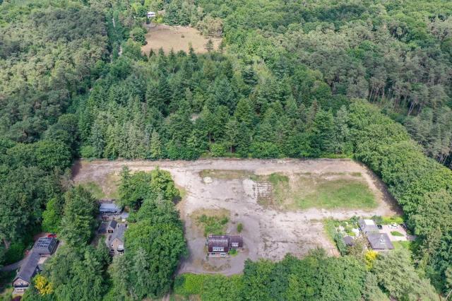 Luchtfoto van het te verkopen perceel aan de Leersumsestraatweg 9 in Doorn