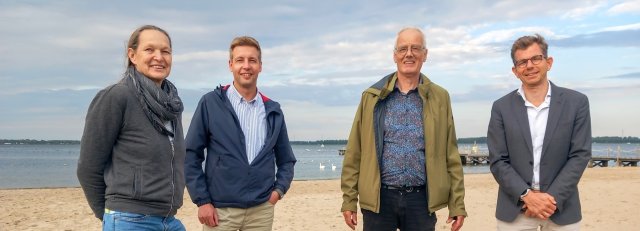 Leden van de rekenkamer: Frederique de Graaf, Klaas Overbeek, ambtelijk secretaris Marien Abspoel en voorzitter Matthijs van den Berg.