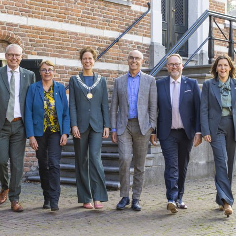 Burgemeester, wethouders en gemeentesecretaris voor het Oude Stadhuis