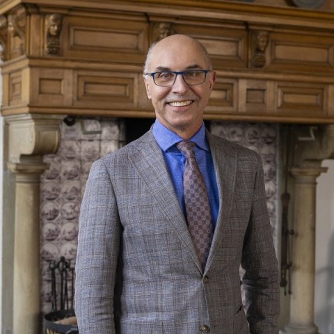 Wethouder Mark Foekema in het Oude Stadhuis