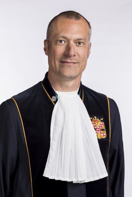 Trouwambtenaar Dennis van der Steen