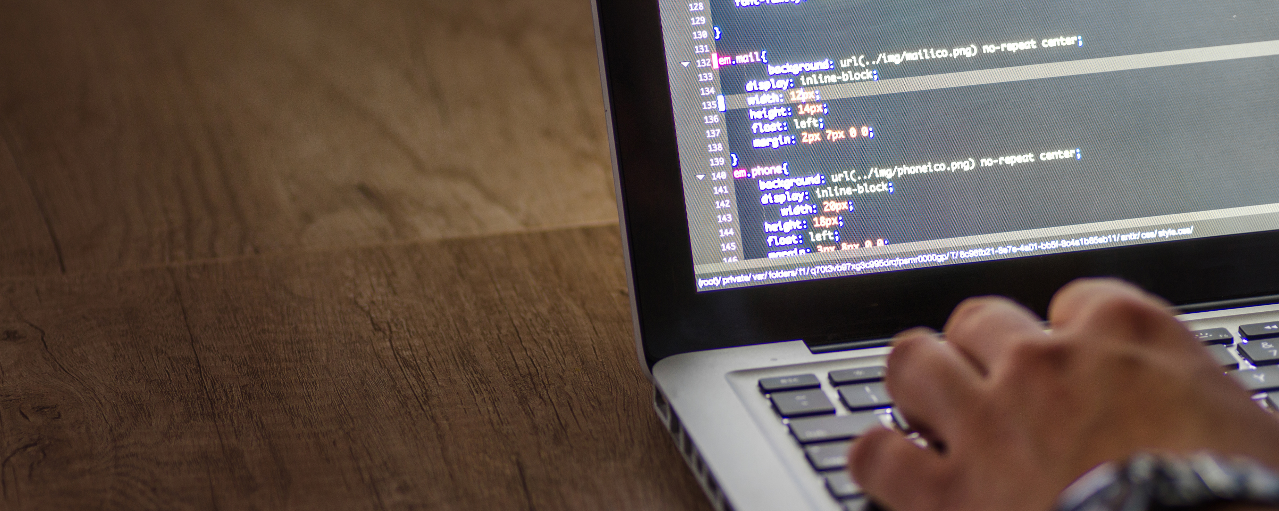 Afbeelding met laptop