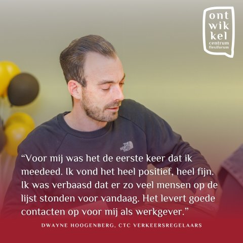 Dwayne Hoogenberg von CTC Verkeersregelaars im Gespräch mit einem Bewerber