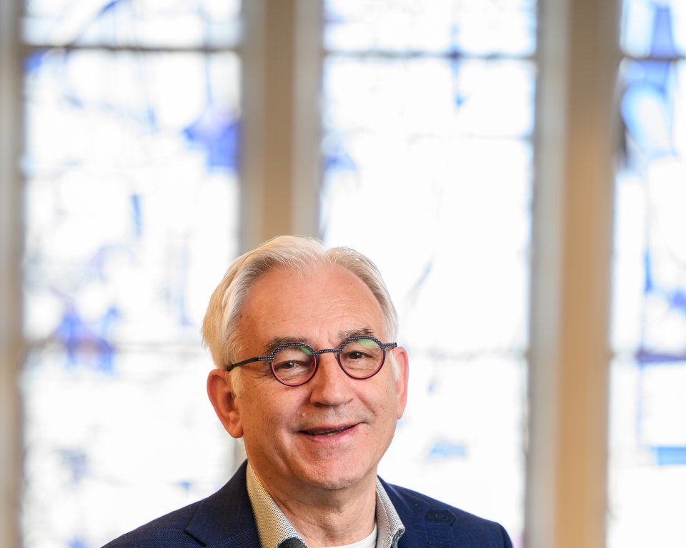 Een portretfoto van Jo Paas