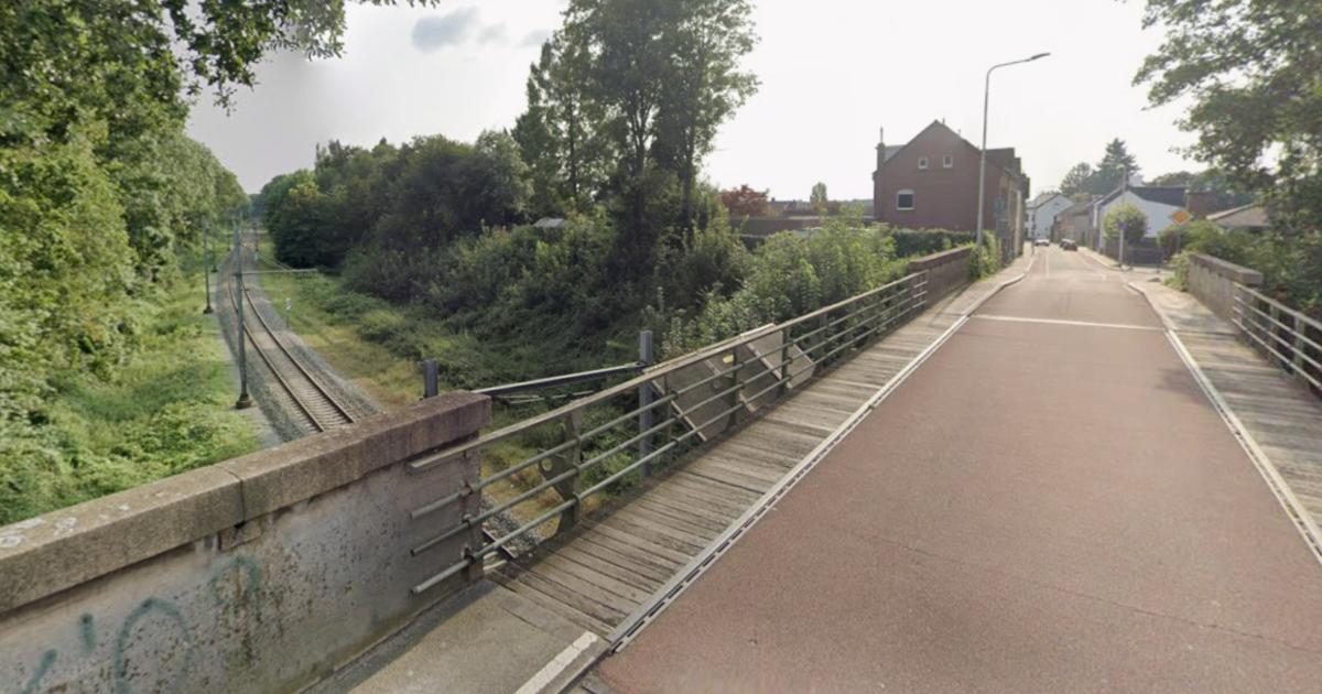 Brug over het spoor aan de Toupsbergstraat afgesloten voor voetgangers