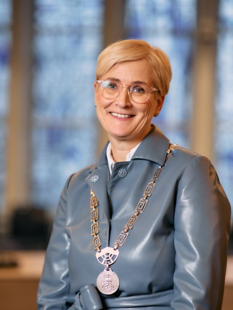 Ein Porträtfoto von Petra Dassen-Housen