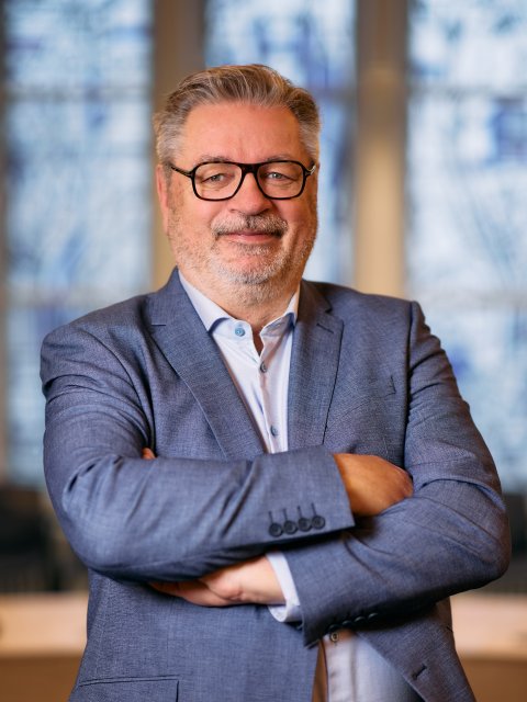 Ein Porträtfoto von René van Drunen