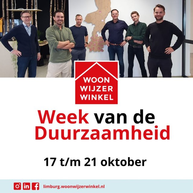 Mederwerkers van de WoonWijzerWinkel voor een paneel met daarop de provincie Limburg. Logo van de WoonWijzerwinkel en tekst Week van de Duurzaamheid 17 t/m 21 oktober