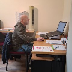 Frenk aan het werk in het Elisabeth Stift