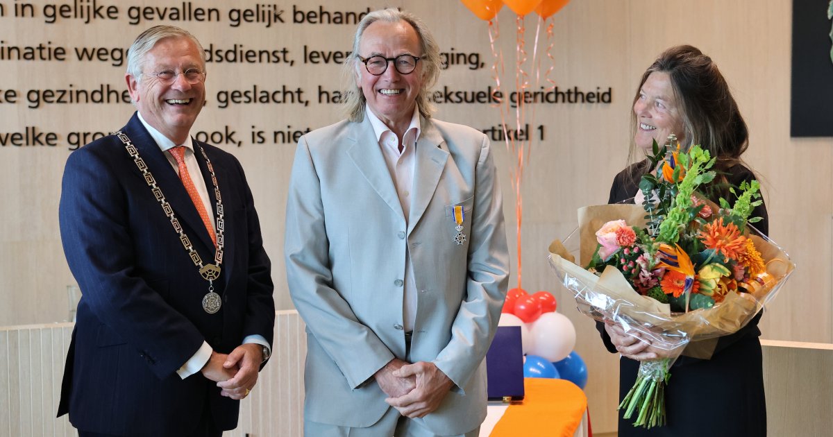 Koninklijke schouderklop voor stille kracht van de gemeenschap: Max Nuijens ontvangt lintje