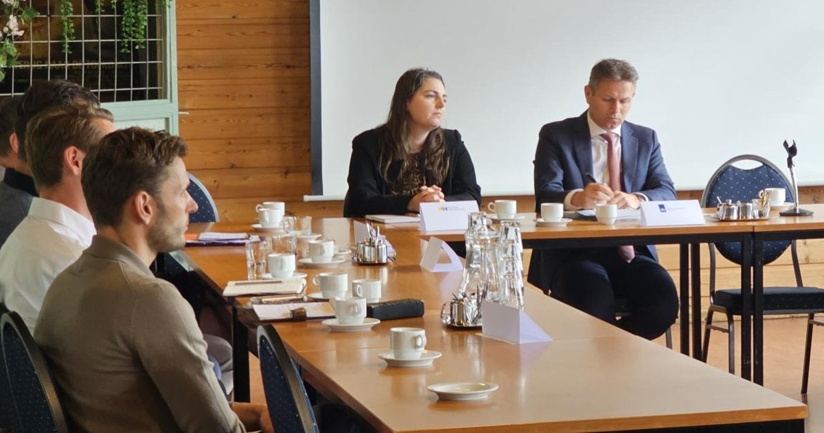 Staatssecretaris bezoekt Hensbroek opnieuw vanwege plannen voor 380 kV-hoogspanningsverbinding