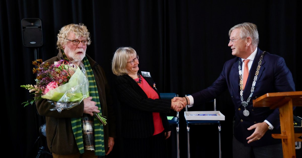 Een mijlpaal, een jubileum én een lintje voor Ineke van Veen: drievoudig feest in de Berkhouter Kerk