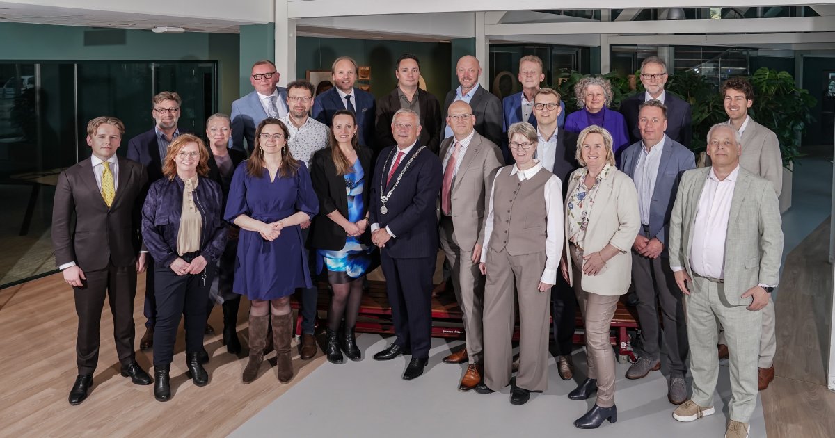 Burgemeester Pieter van Maaren heet nieuwe gemeenteraad welkom