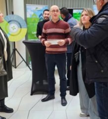 wethouder Bart Smeets op informatiemarkt
