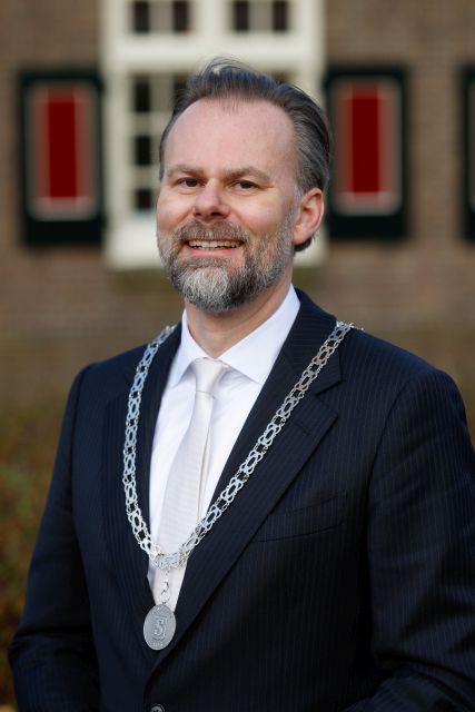 Foto van Burgemeester Robert van Rijn