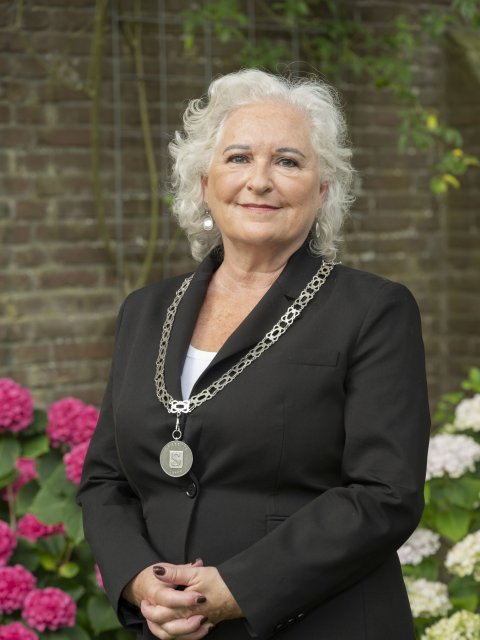Burgemeester Joan de Zwart-Bloch