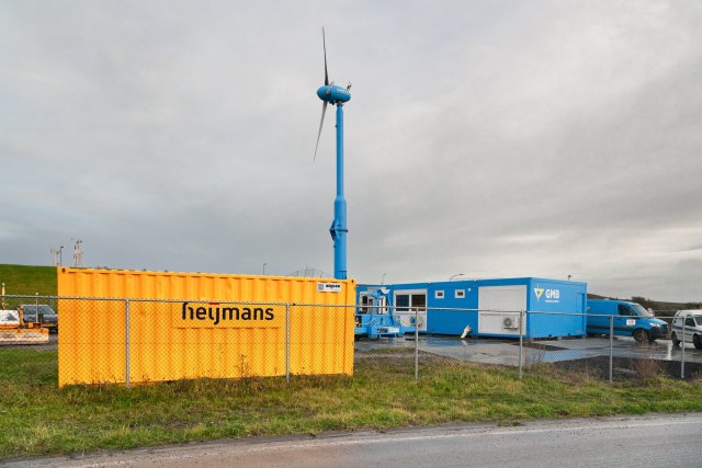 Beeld van bouwketen van Heijmans en GMB met een windmolen