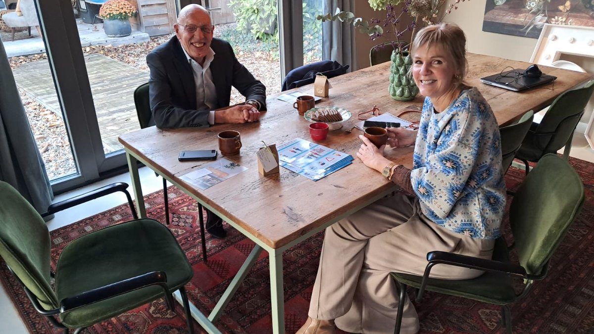 Wethouder op bezoek bij Structuur in Stijl: “Orde en overzicht in huis brengt rust in het hoofd”