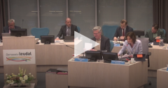 Still image live broadcast of council meeting