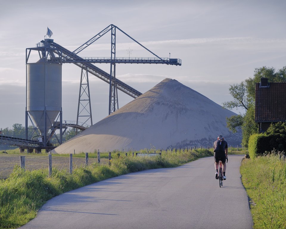 Foto van wielrenner in Gendtse polder.