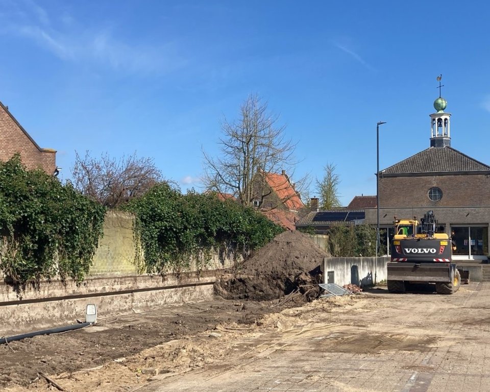 Werkzaamheden aan het Raadhuisplein in Huissen