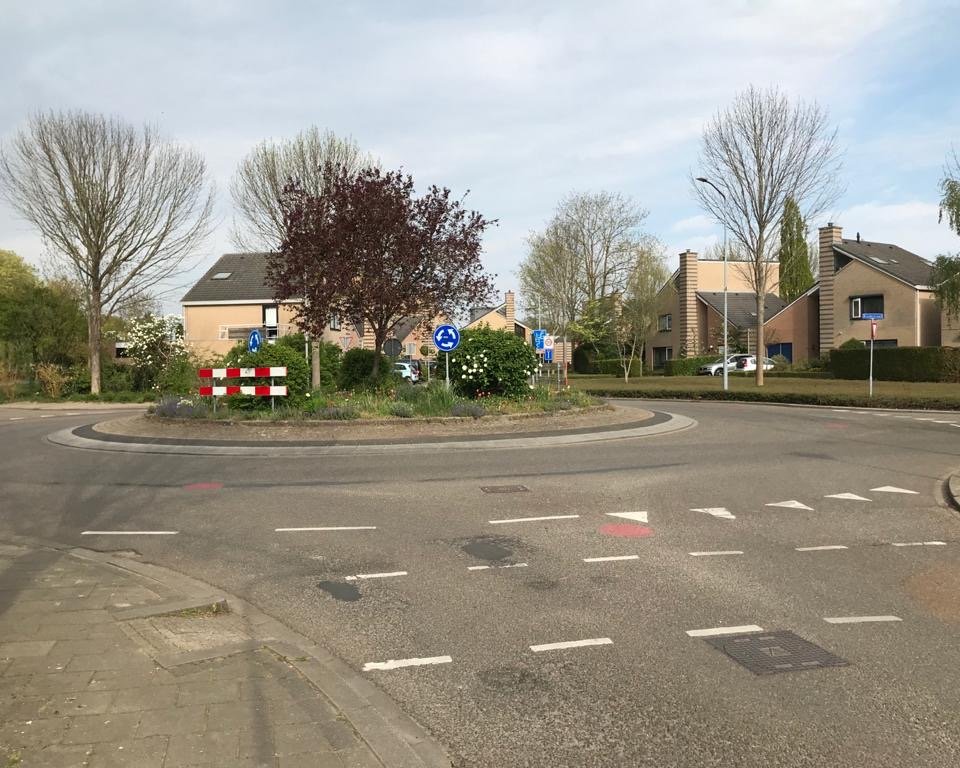 Foto van de rotonde Bredestraat in Huissen. Foto ter illustratie. 