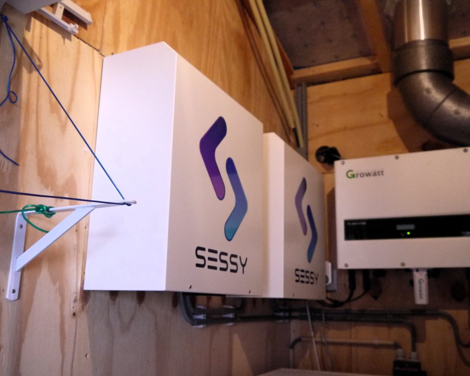 Thuisbatterij in schuur