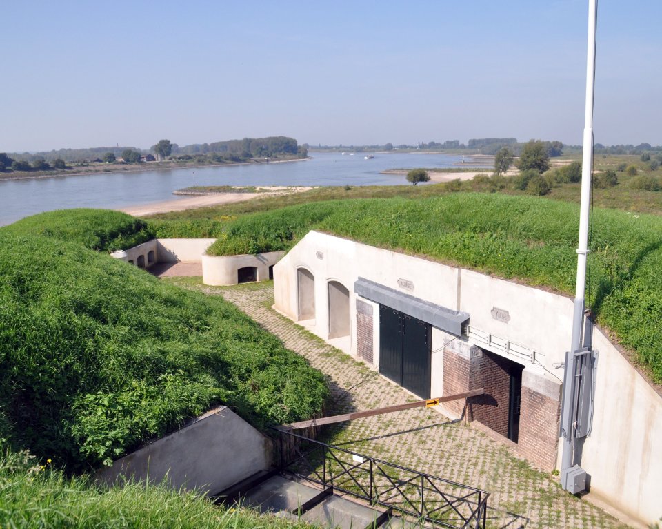 Foto van Fort Pannerden met uitzicht op de Waal. Foto ter illustratie.