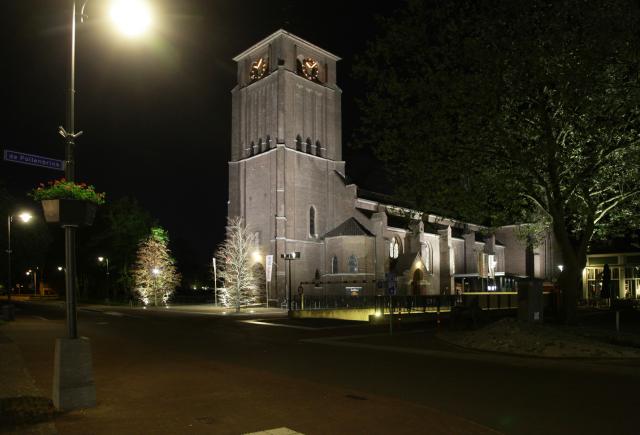 Verlichte kerk in Bemmel