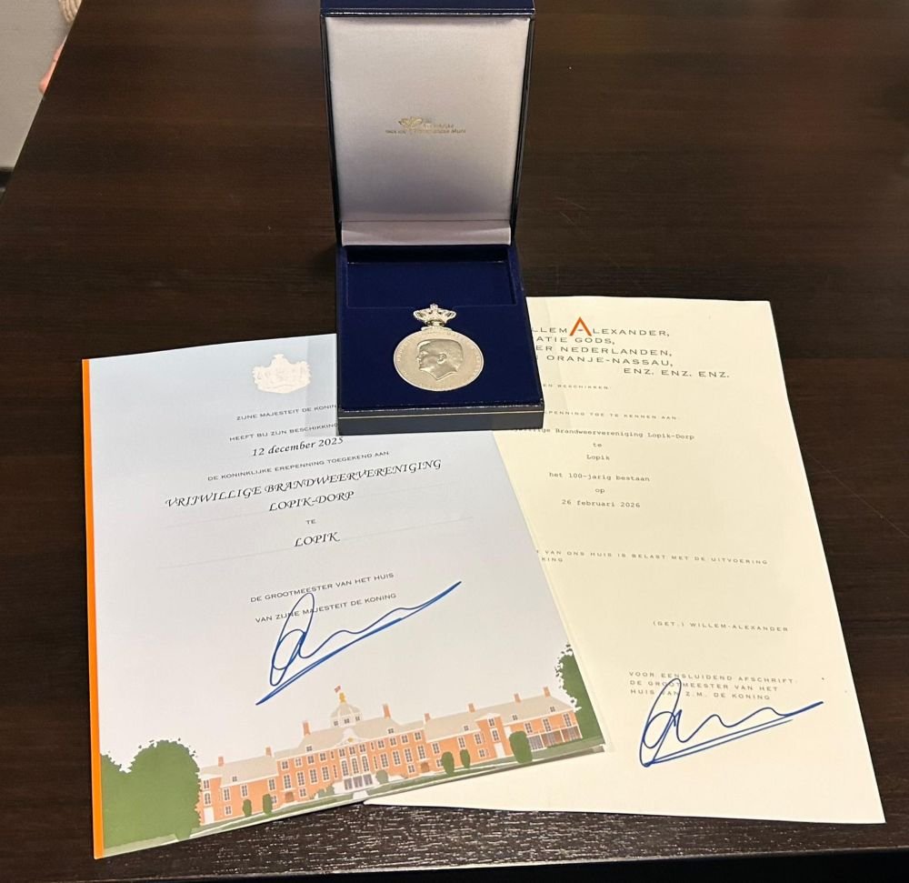 Koninklijke Erepenning en Koninklijk besluit