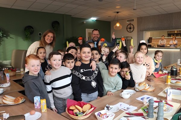 Met de klas en de burgemeester op de foto