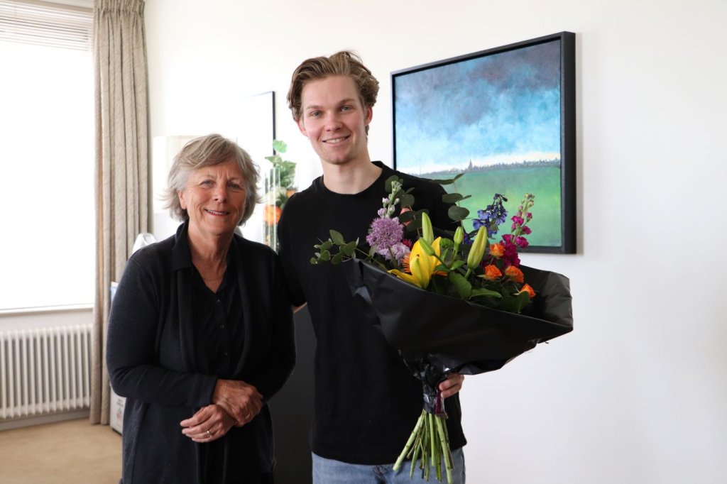 Burgemeester Renate Westerlaken-Loos en langebaanschaatser Stijn van de Bunt