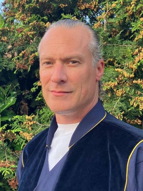 Trouwambtenaar Dennis van der Steen