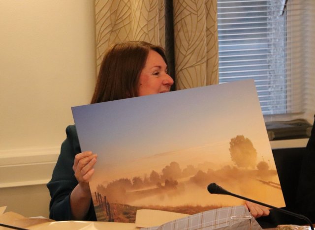 Vertrekkend raadslid mevrouw Lucie van Engelen-de Bruijn