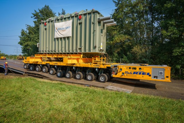 Vervoer mega-transformator Maasbracht