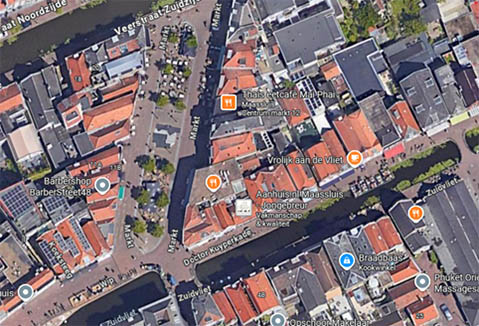 Deze afbeelding toont het gebied Markt in Maassluis waar een mobiele camera-unit wordt ingezet om de veiligheid in de stad te ondersteunen tijdens de Furieade