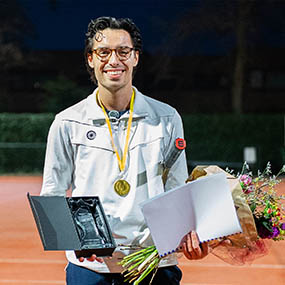 Foto van tenniscoach Mischa van Leeuwen 