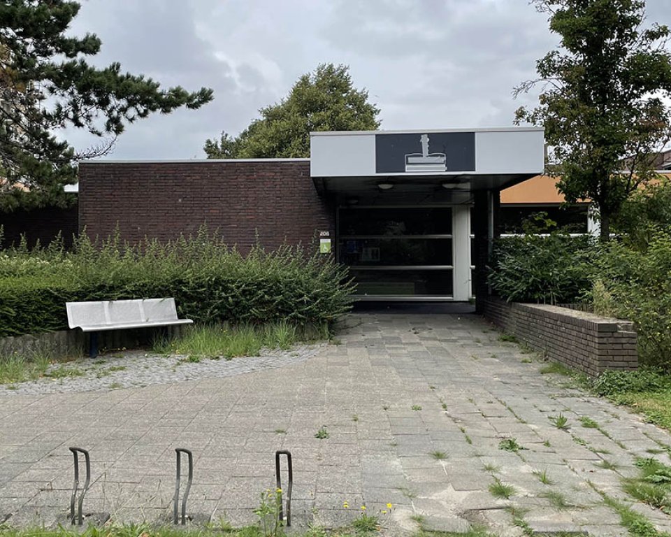 Foto van het leegstaande voormalige gezondheidsgebouw De Vloot