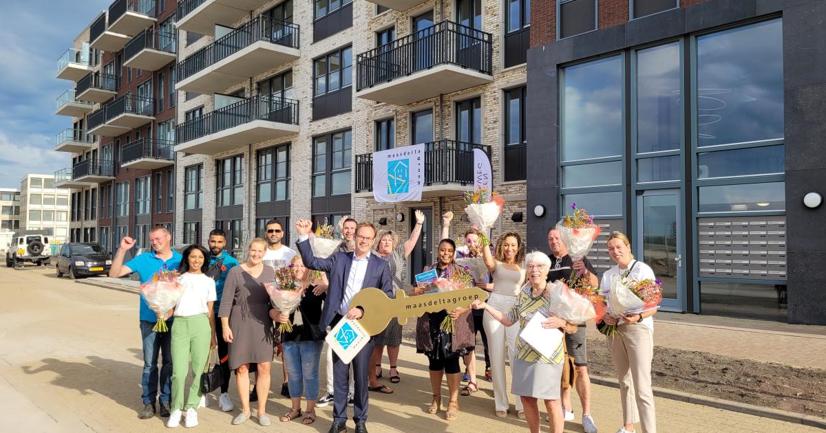 Eerste Bewoners Trekken In Nieuwe Sociale Huurwoningen Op De Kade ...