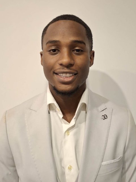 Portretfoto van Joshua King