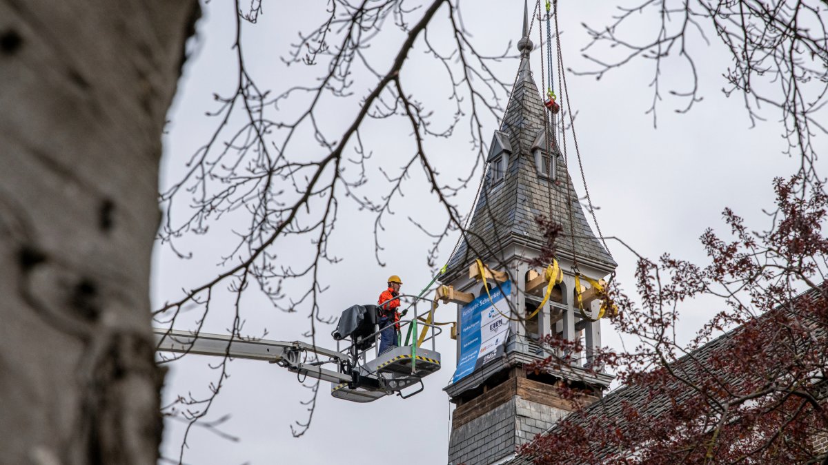 Historische torenspits Schuurkerkje wordt hersteld voor de toekomst