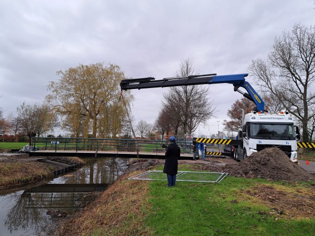 plaatsing van de brug 